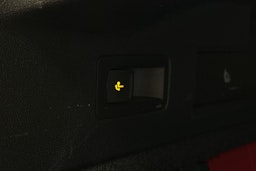 punainen Volkswagen ID.7 2025 kuva 15.