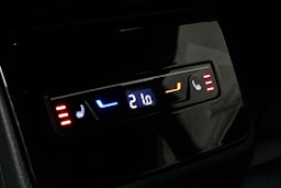 punainen Volkswagen ID.7 2025 kuva 16.