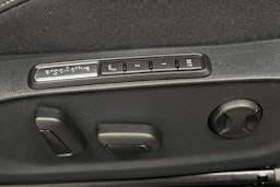 punainen Volkswagen ID.7 2025 kuva 19.