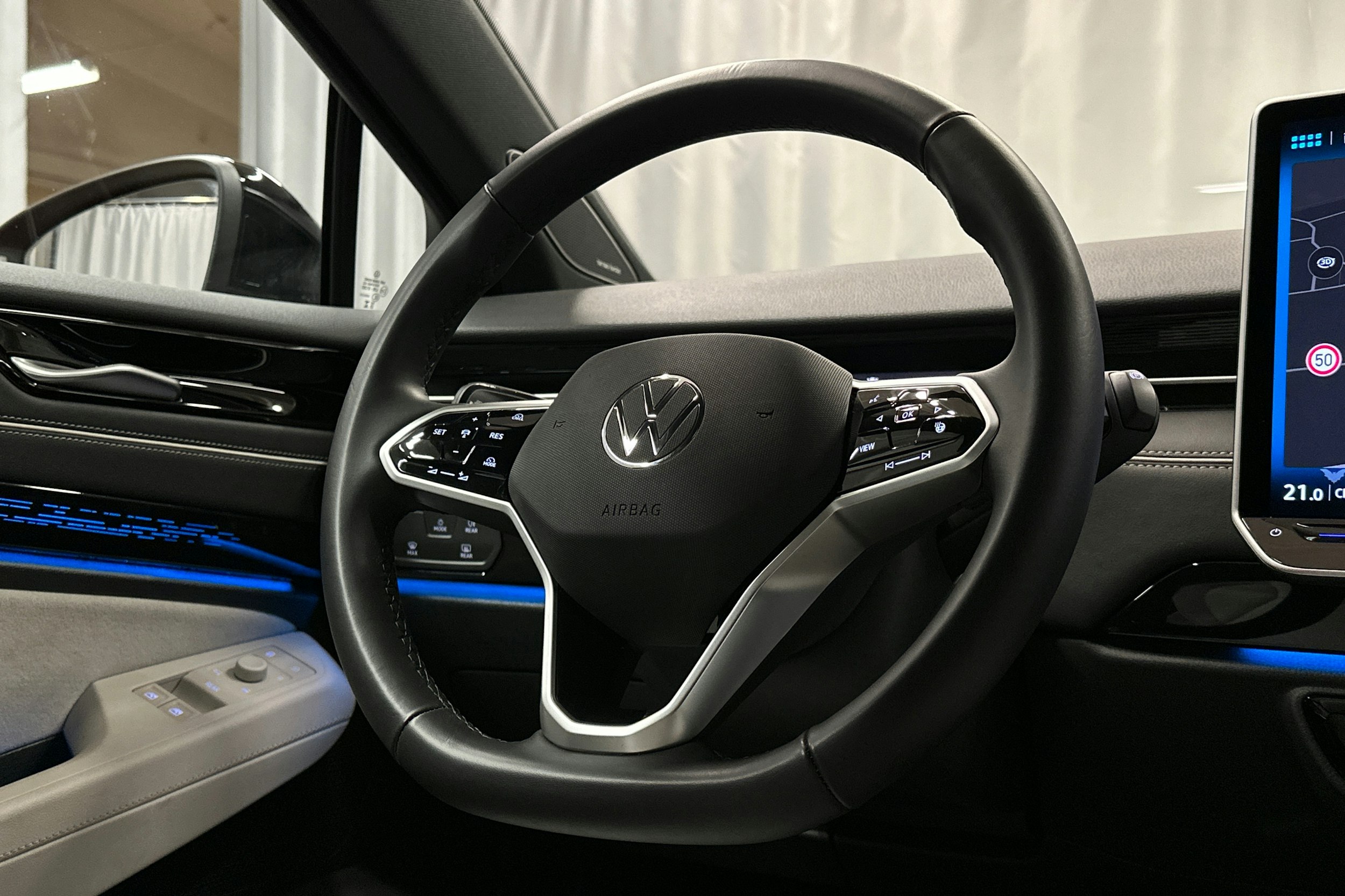 punainen Volkswagen ID.7 2025 kuva 20.