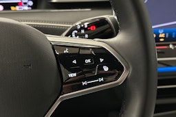 punainen Volkswagen ID.7 2025 kuva 22.