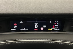 punainen Volkswagen ID.7 2025 kuva 24.