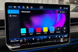 punainen Volkswagen ID.7 2025 kuva 30.