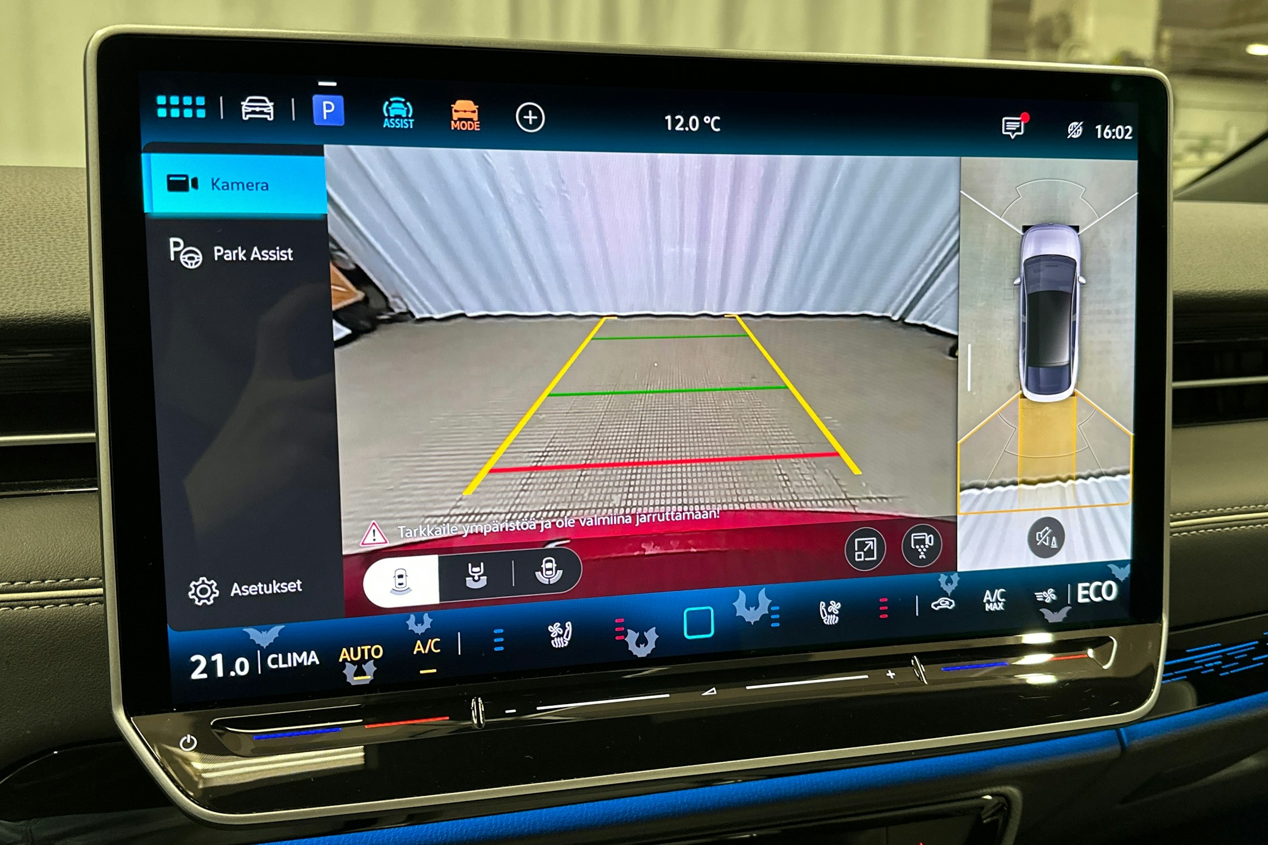 punainen Volkswagen ID.7 2025 kuva 35.