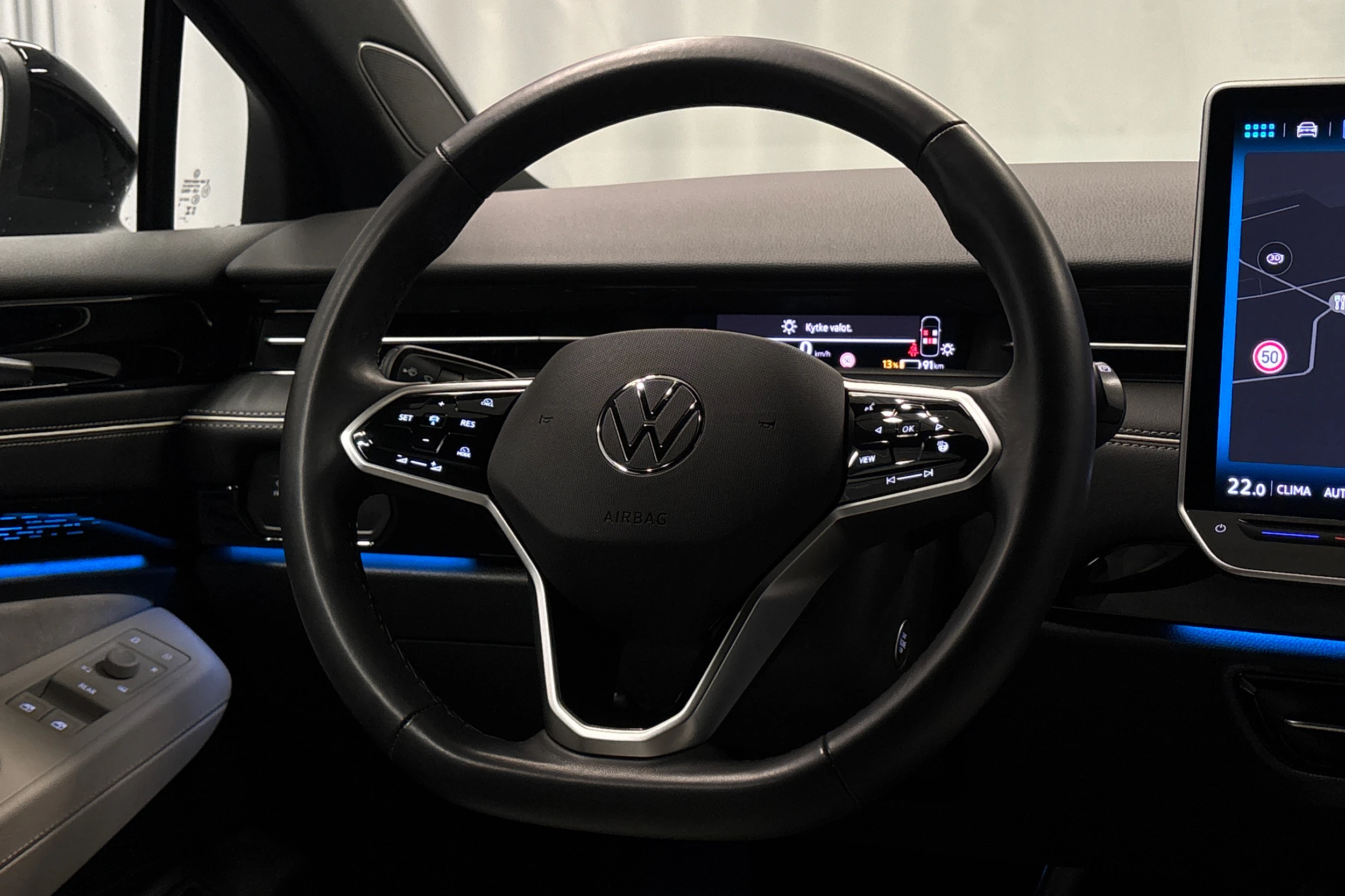 sininen Volkswagen ID.7 2025 kuva 22.