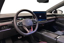 punainen Volkswagen ID.7 2025 kuva 8.