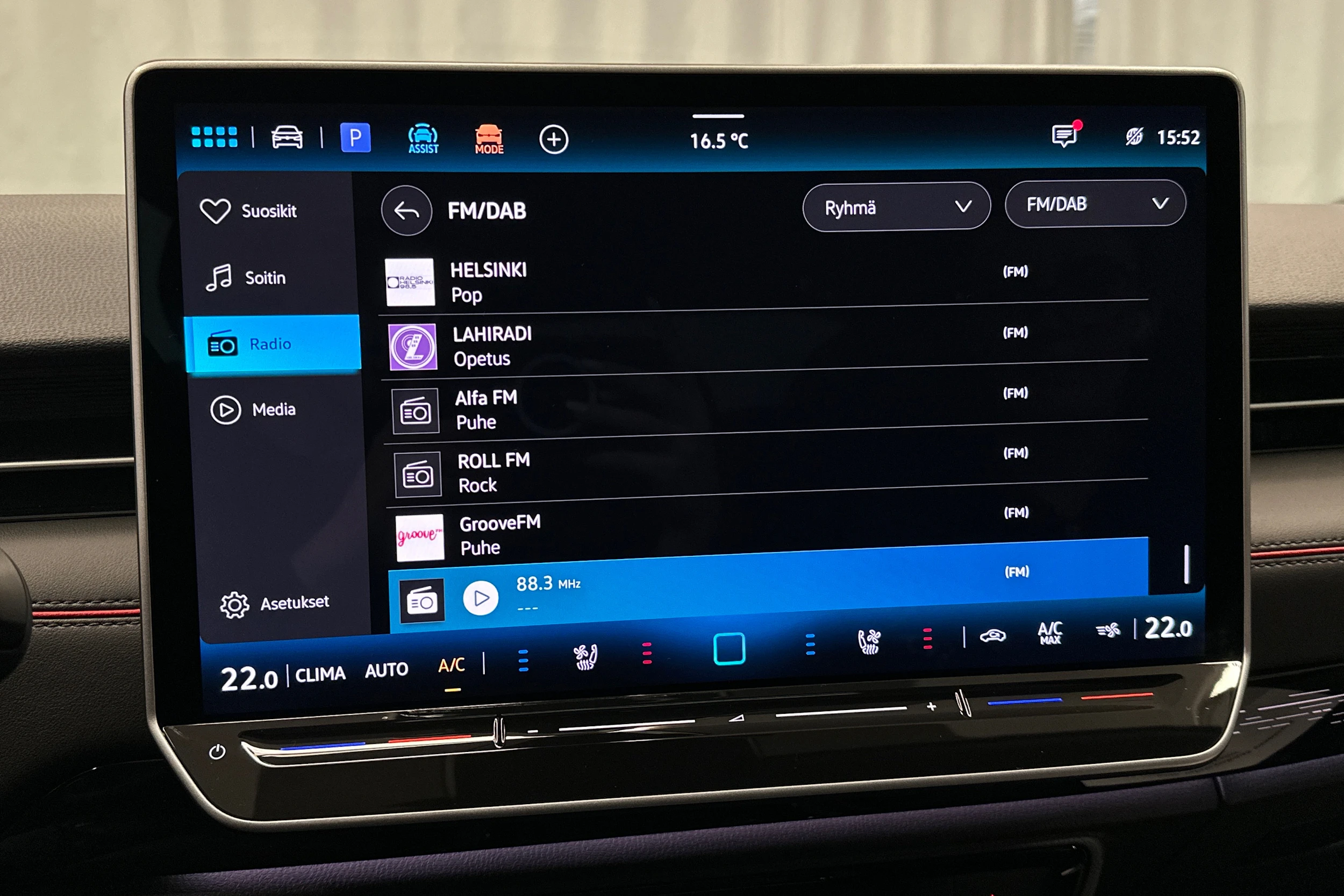 punainen Volkswagen ID.7 2025 kuva 24.