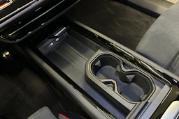 punainen Volkswagen ID.7 2025 kuva 40.