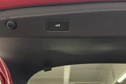 punainen Volkswagen ID.7 2025 kuva 44.