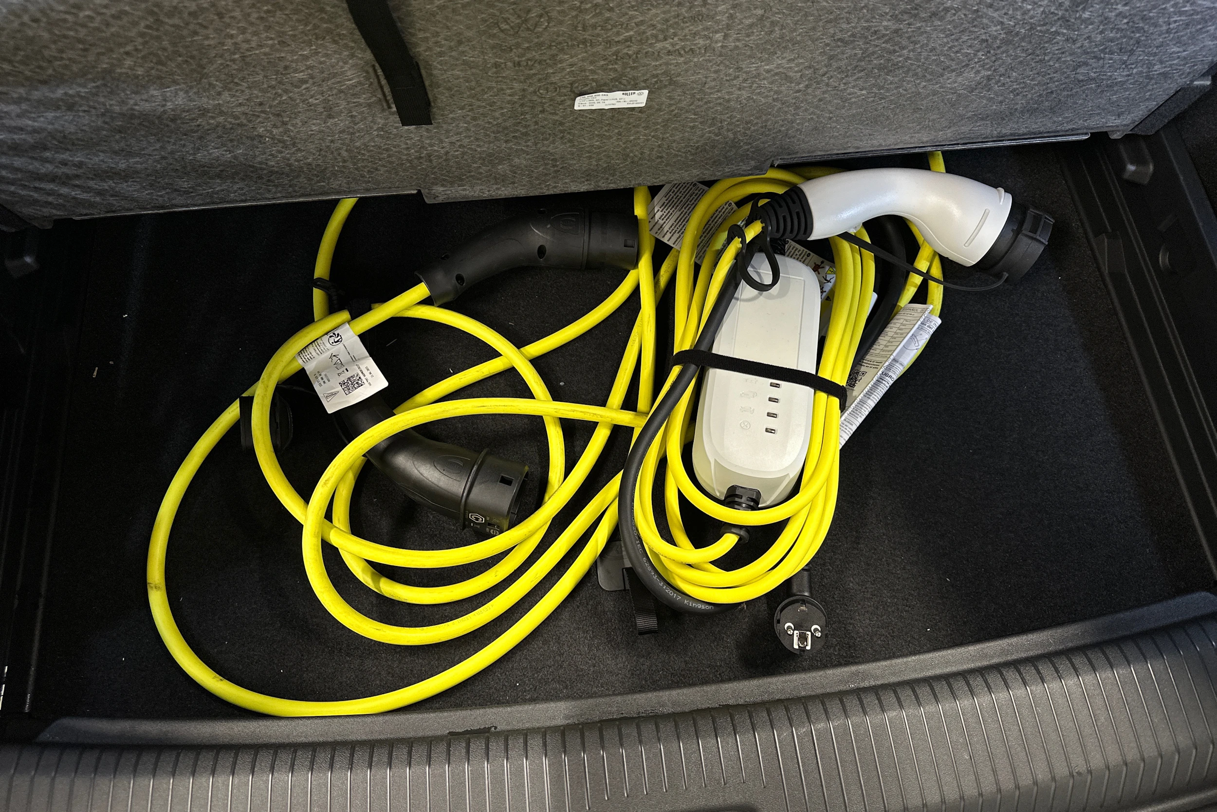 punainen Volkswagen ID.7 2025 kuva 45.