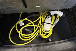 punainen Volkswagen ID.7 2025 kuva 45.