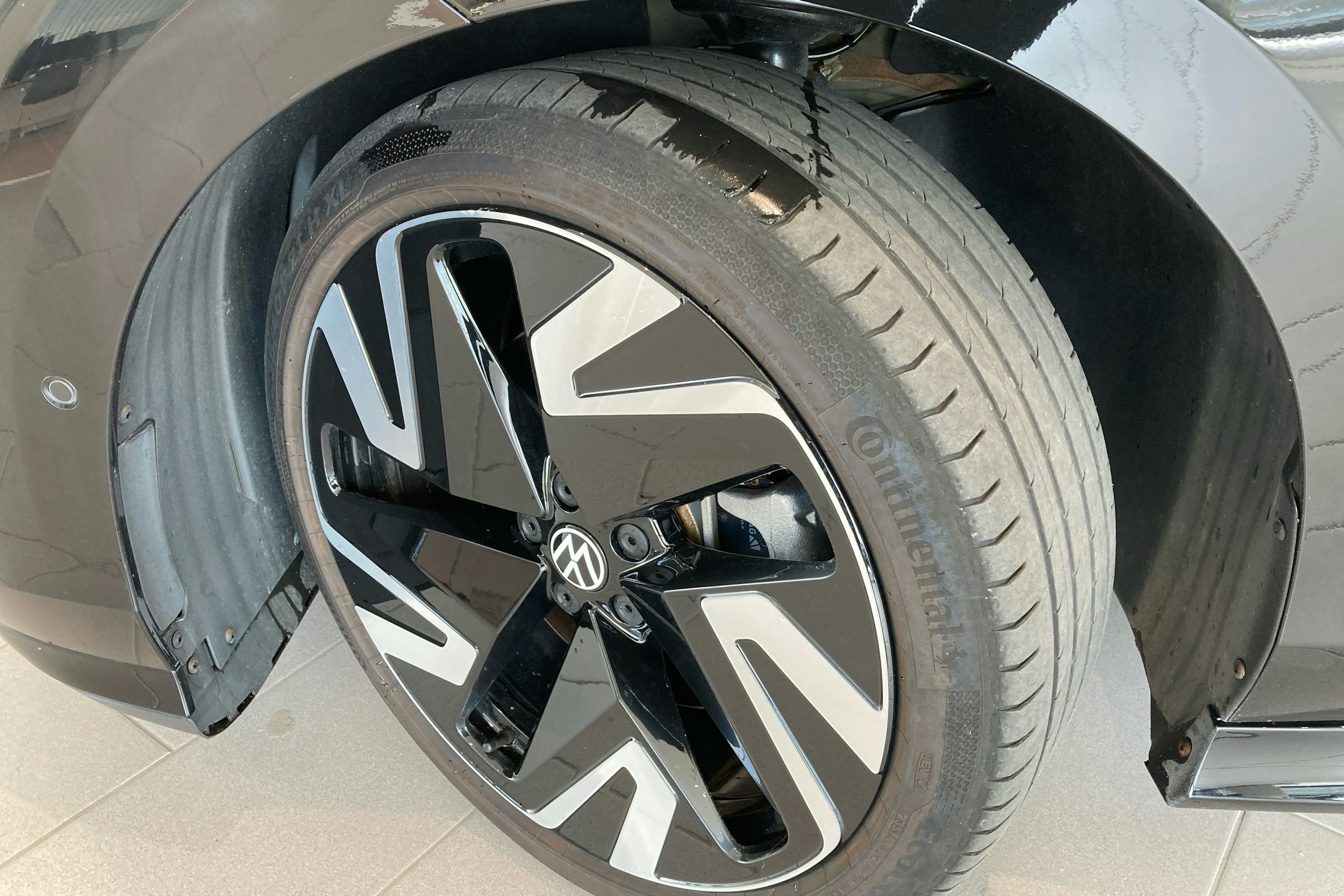 musta Volkswagen ID.7 2025 kuva 10.