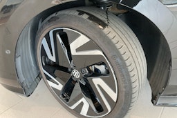 musta Volkswagen ID.7 2025 kuva 10.