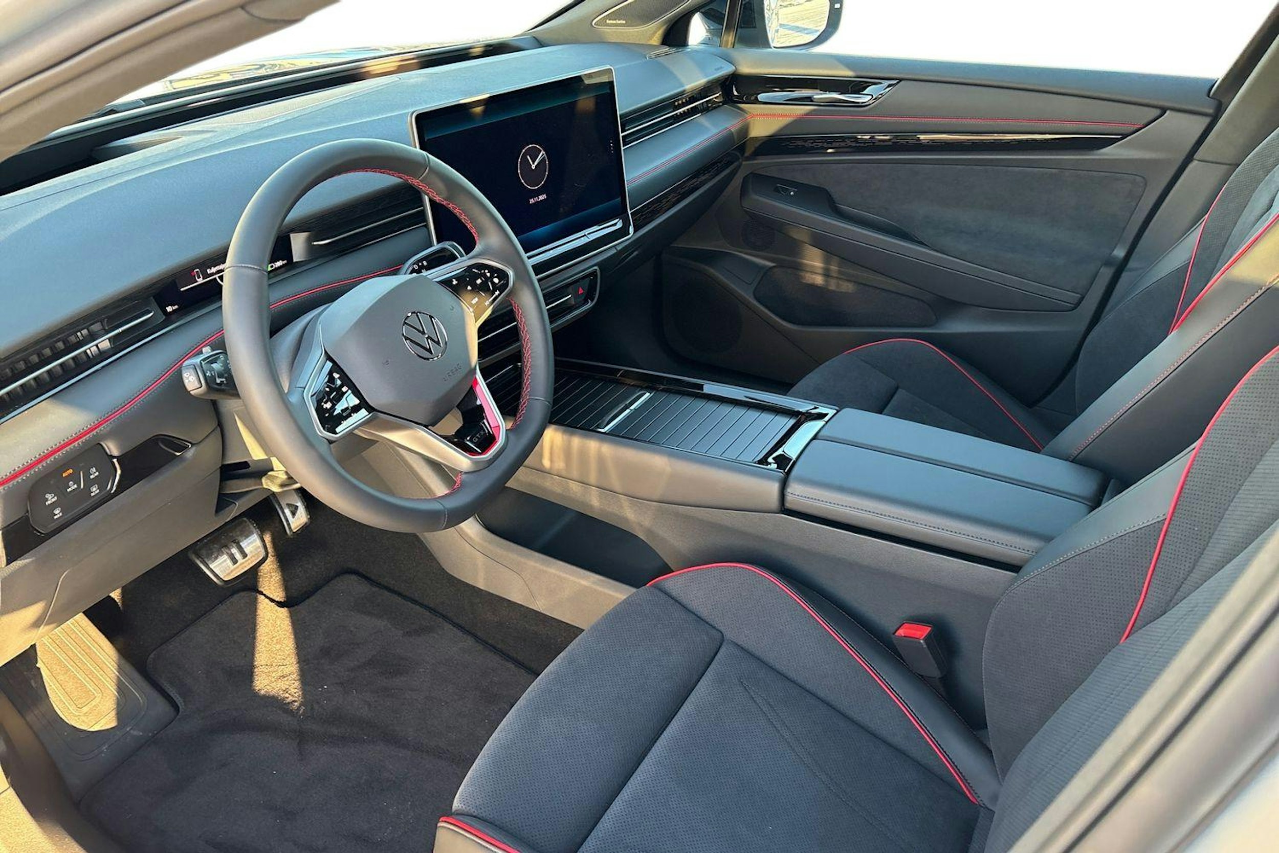 harmaa Volkswagen ID.7 2025 kuva 6.