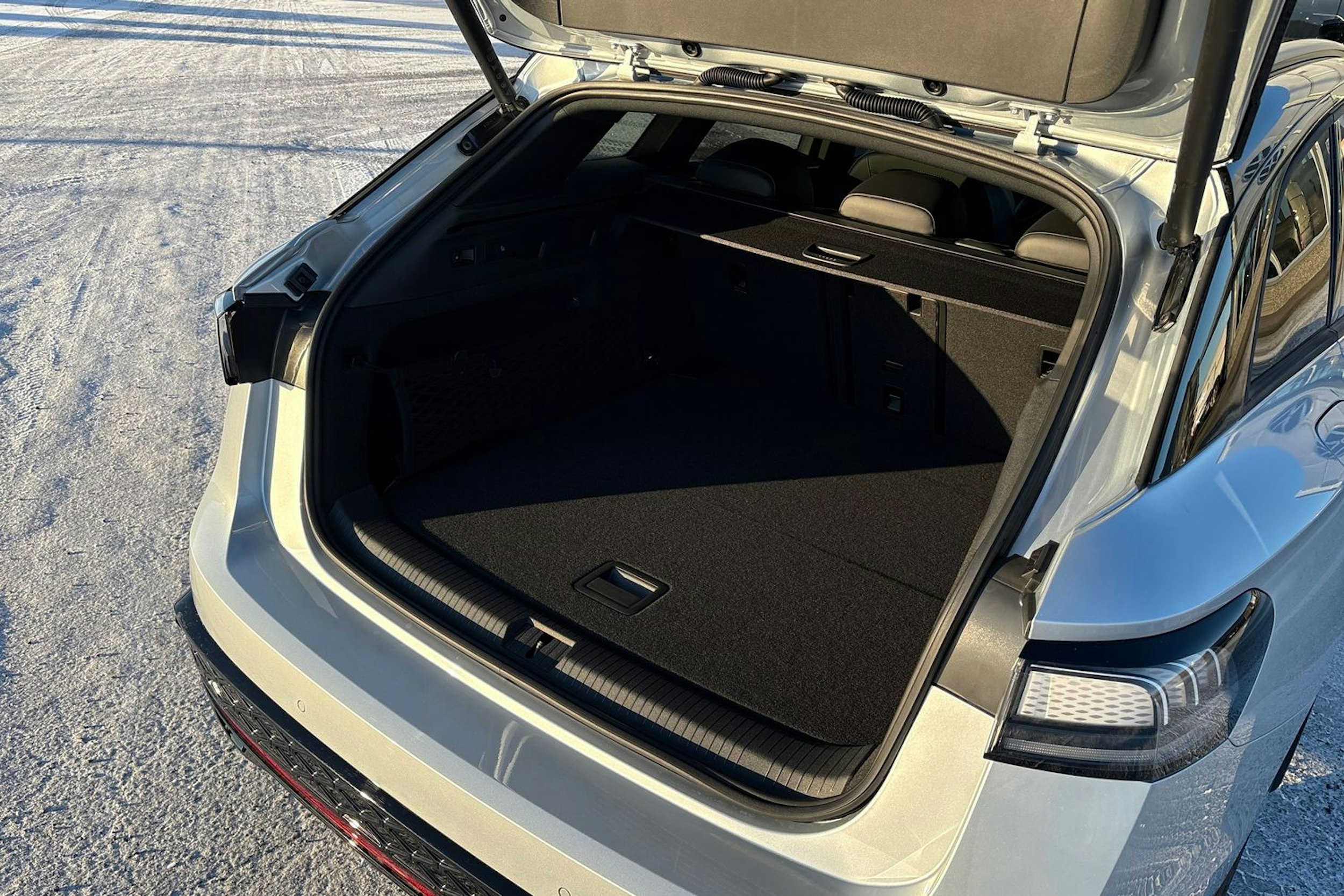 harmaa Volkswagen ID.7 2025 kuva 12.