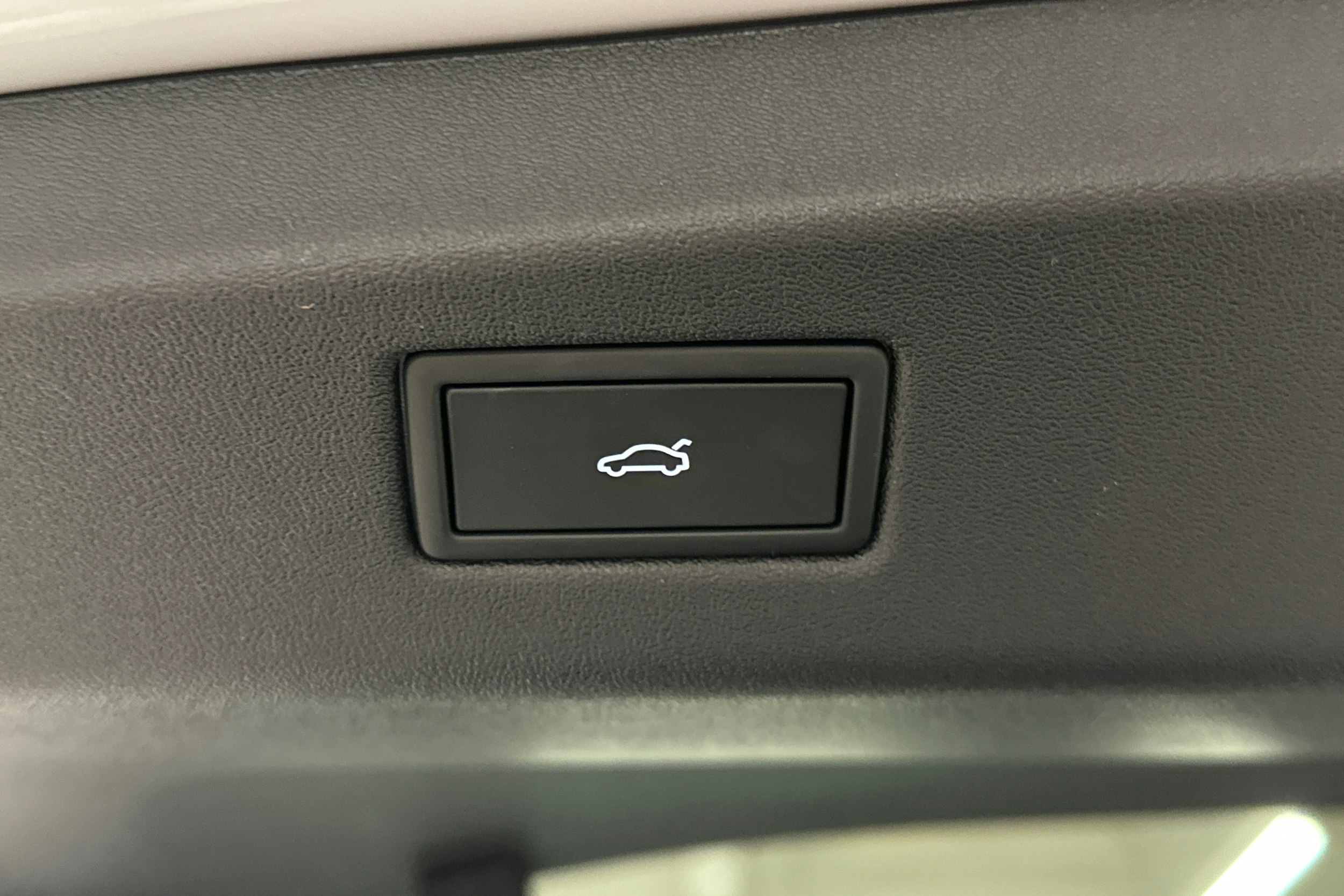 valkoinen Volkswagen ID.7 2025 kuva 15.