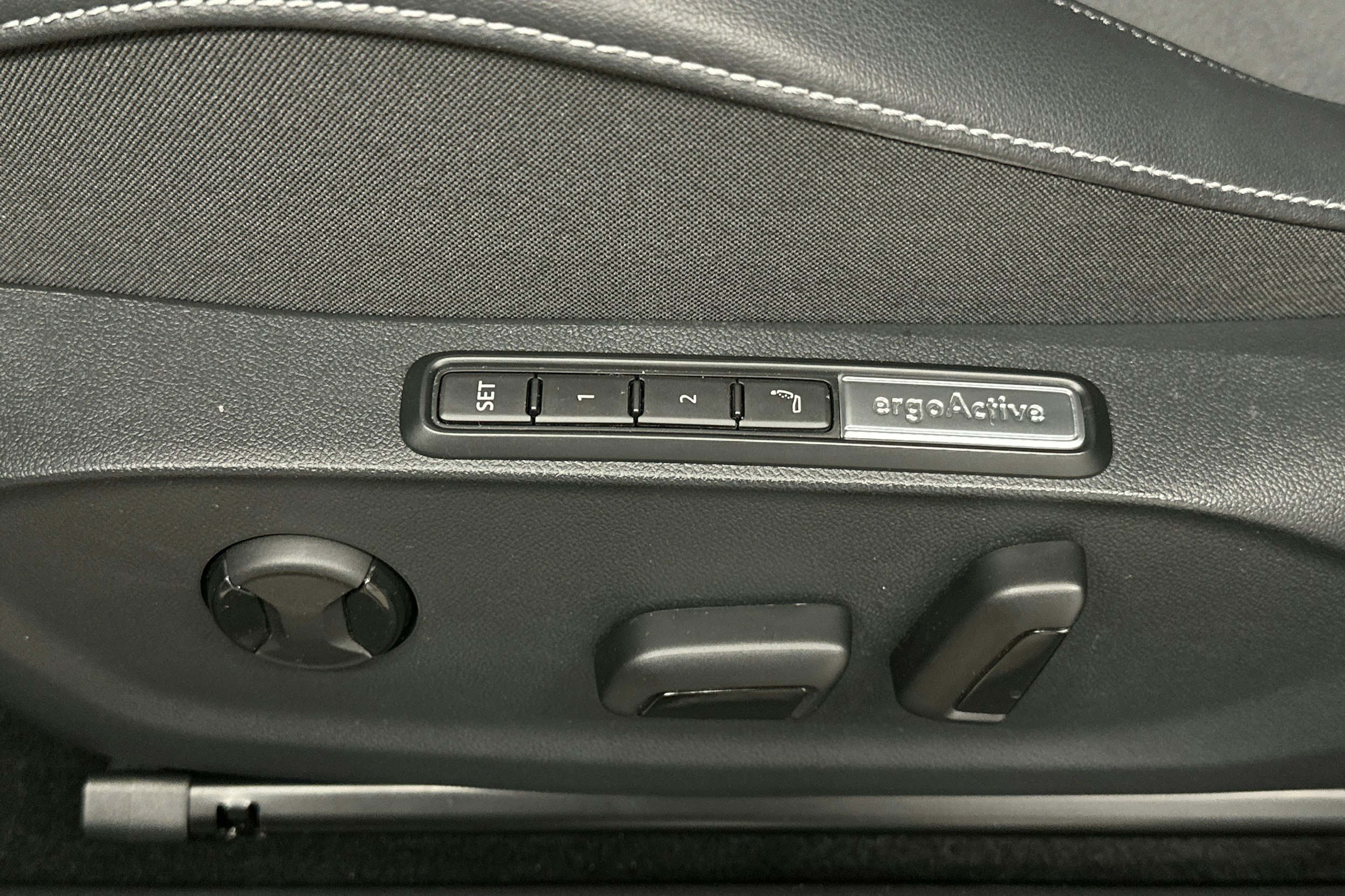 valkoinen Volkswagen ID.7 2025 kuva 18.