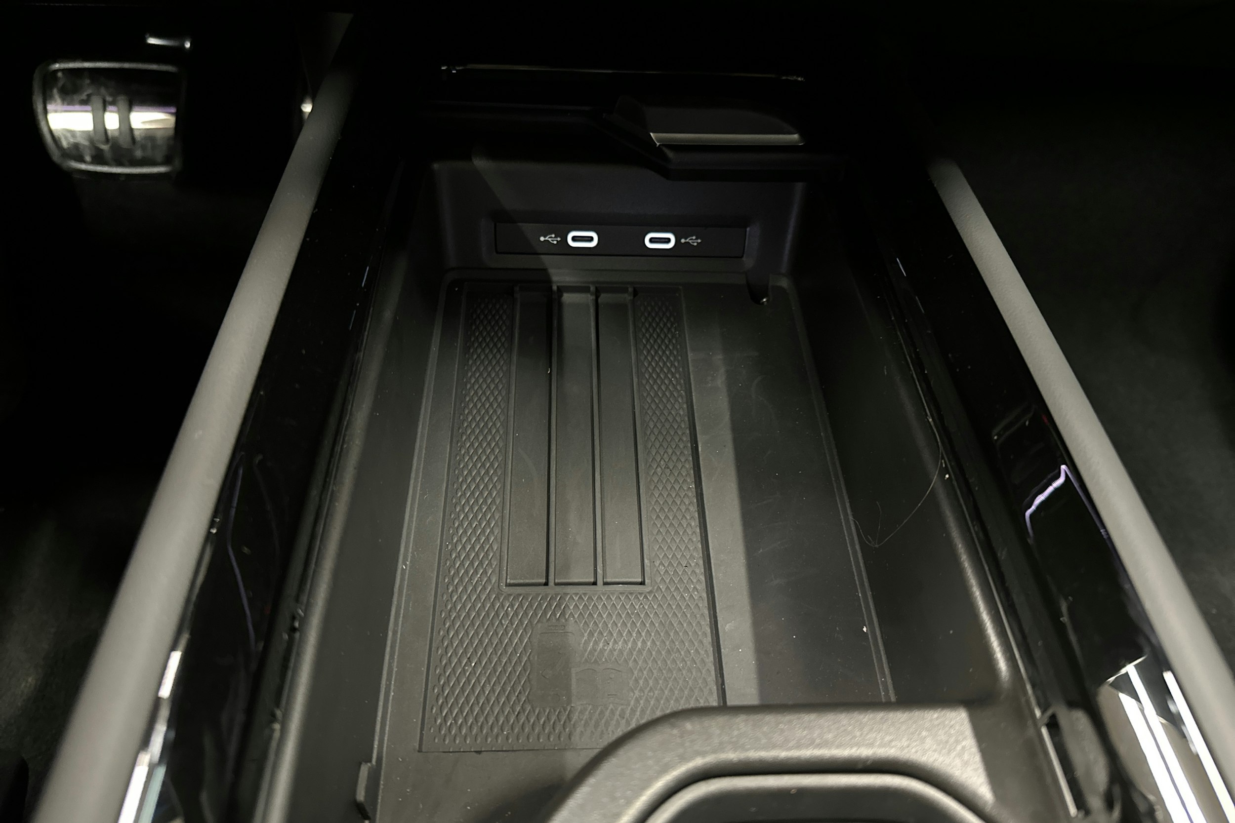 valkoinen Volkswagen ID.7 2025 kuva 25.