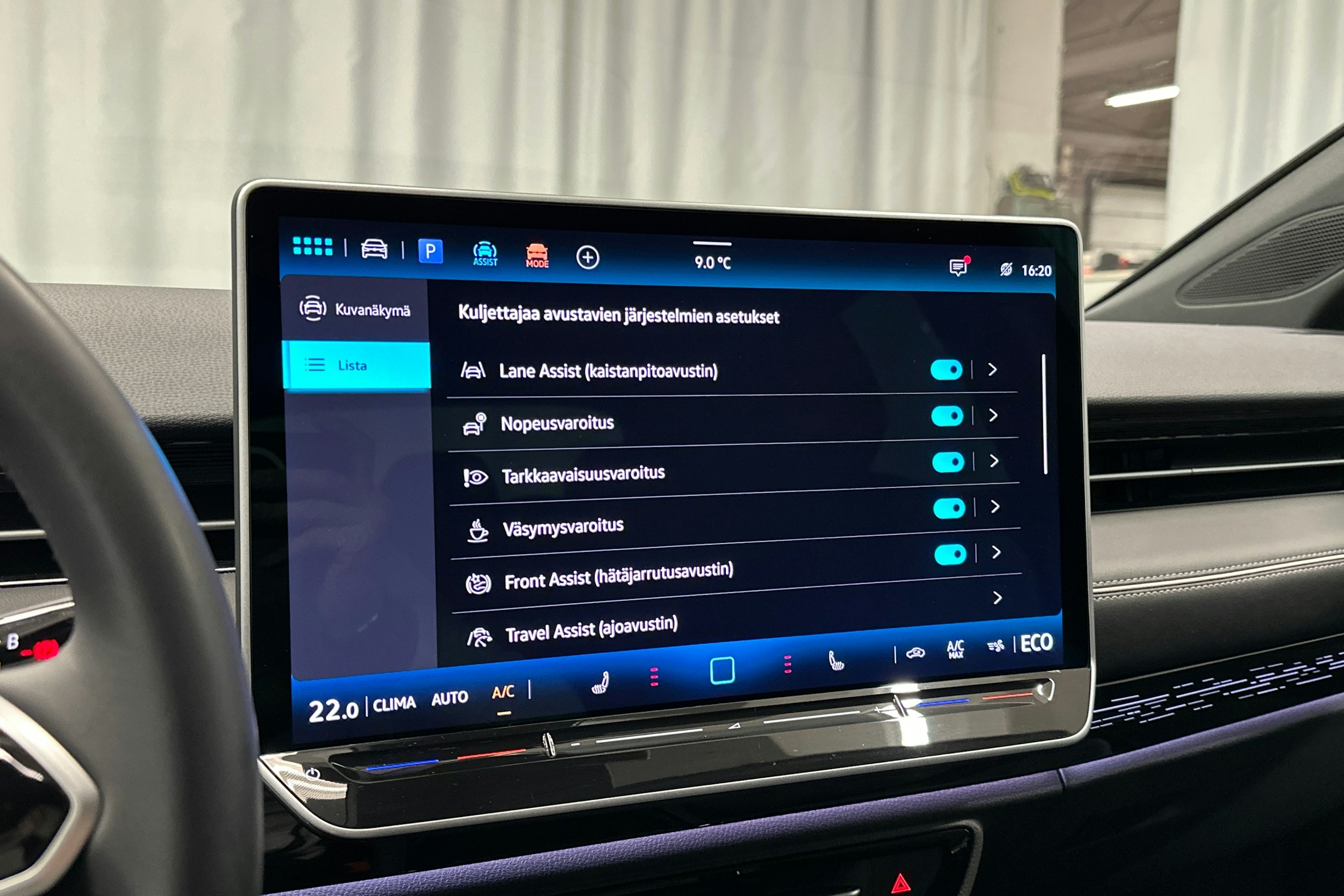 valkoinen Volkswagen ID.7 2025 kuva 28.