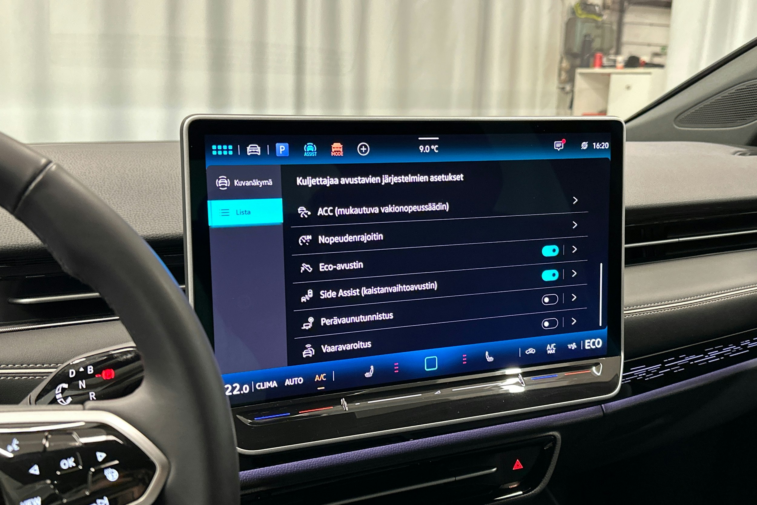 valkoinen Volkswagen ID.7 2025 kuva 29.