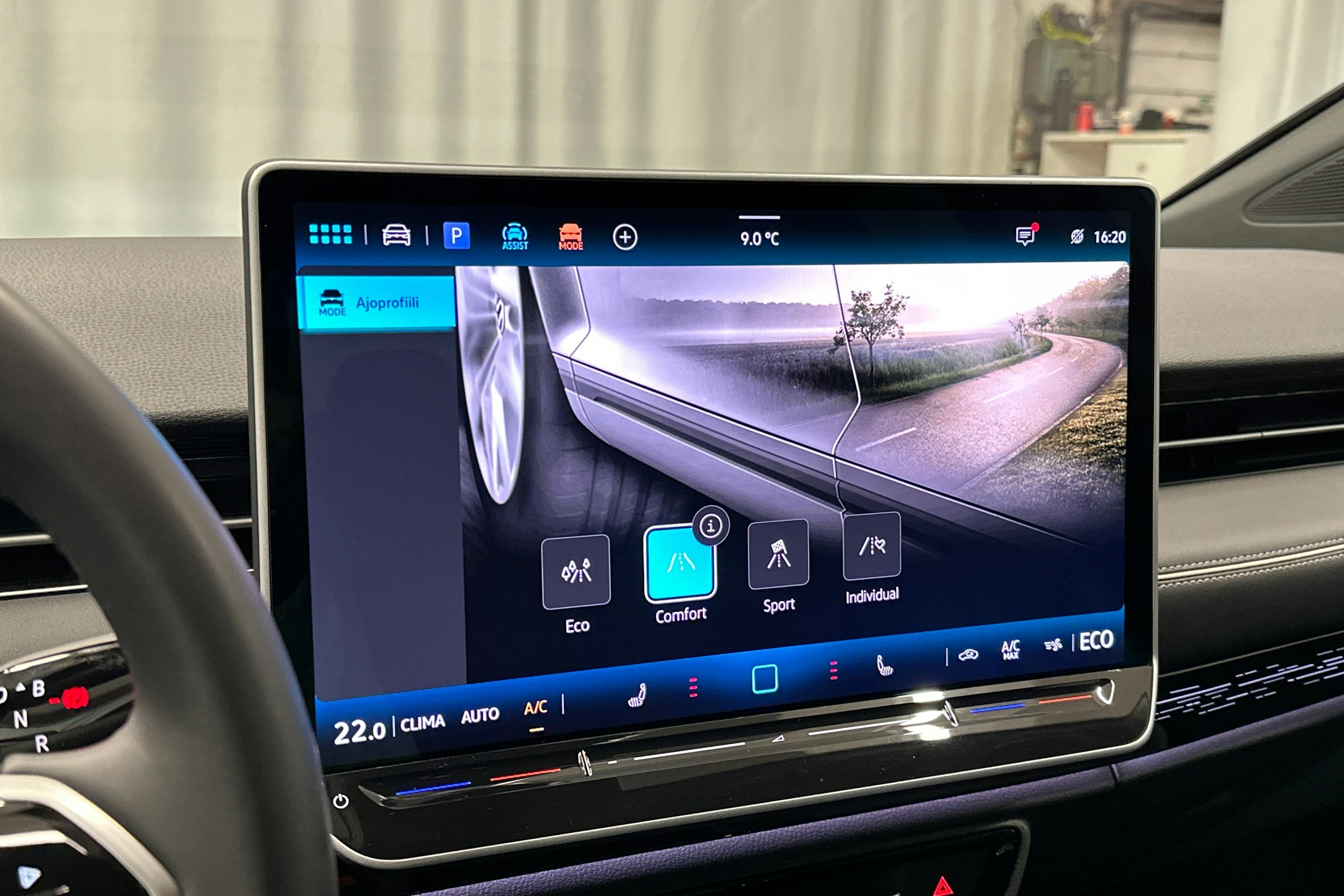 valkoinen Volkswagen ID.7 2025 kuva 30.