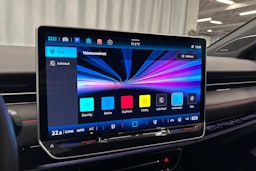 punainen Volkswagen ID.7 2025 kuva 24.