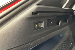 punainen Volkswagen ID.7 2025 kuva 32.