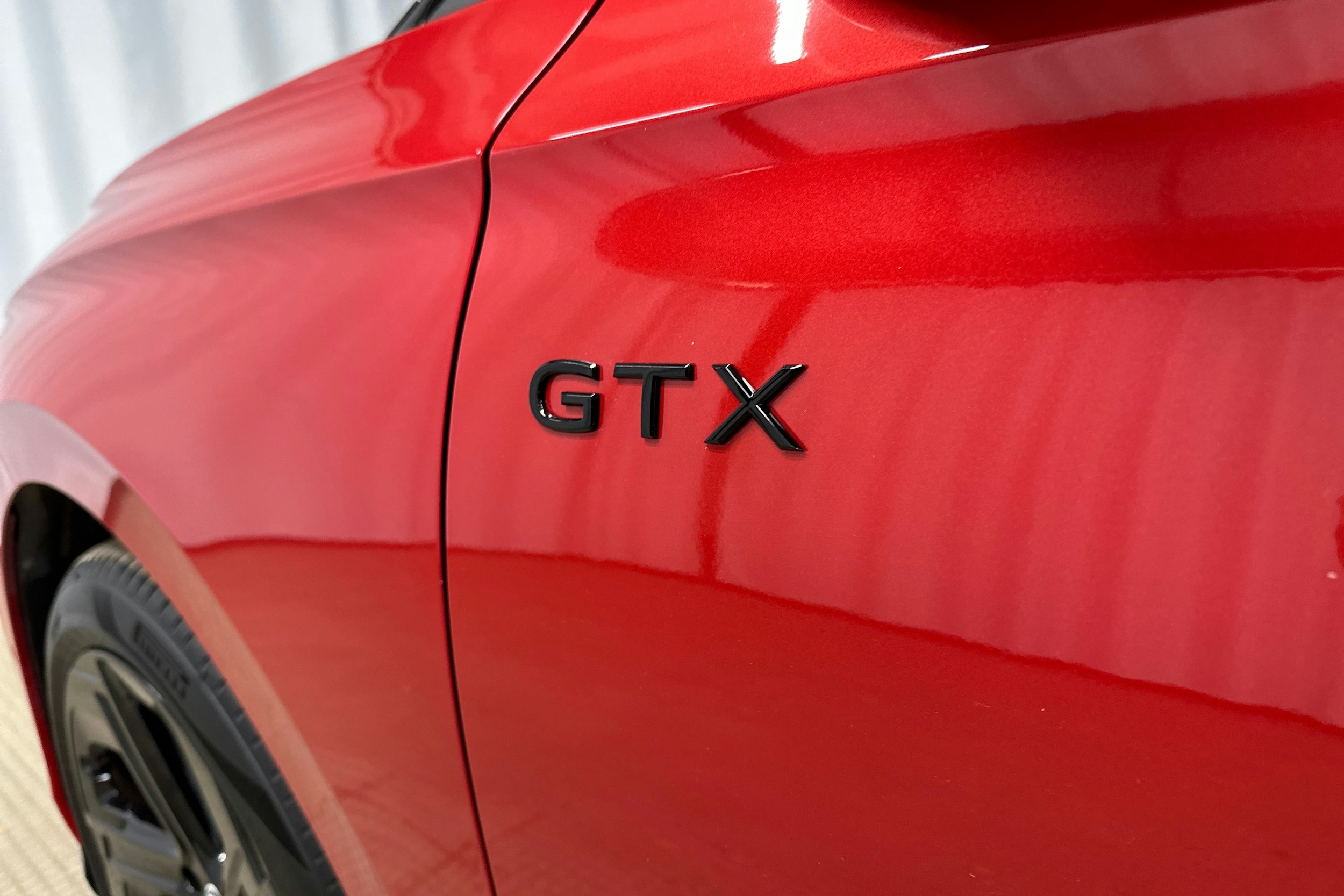 punainen Volkswagen ID.7 2025 kuva 34.