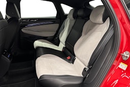 punainen Volkswagen ID.7 2025 kuva 10.