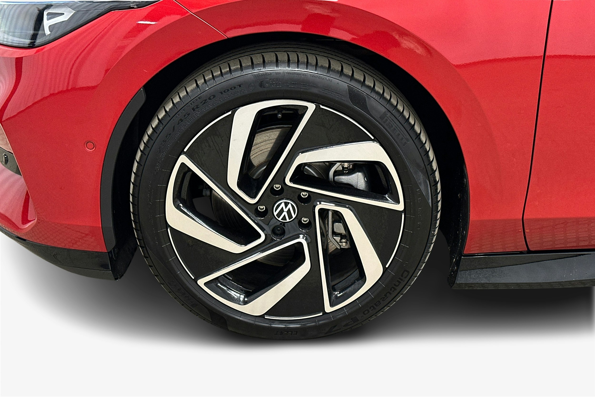 punainen Volkswagen ID.7 2025 kuva 11.