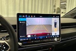 punainen Volkswagen ID.7 2025 kuva 33.