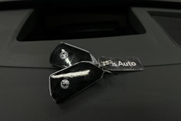 punainen Volkswagen ID.7 2025 kuva 35.