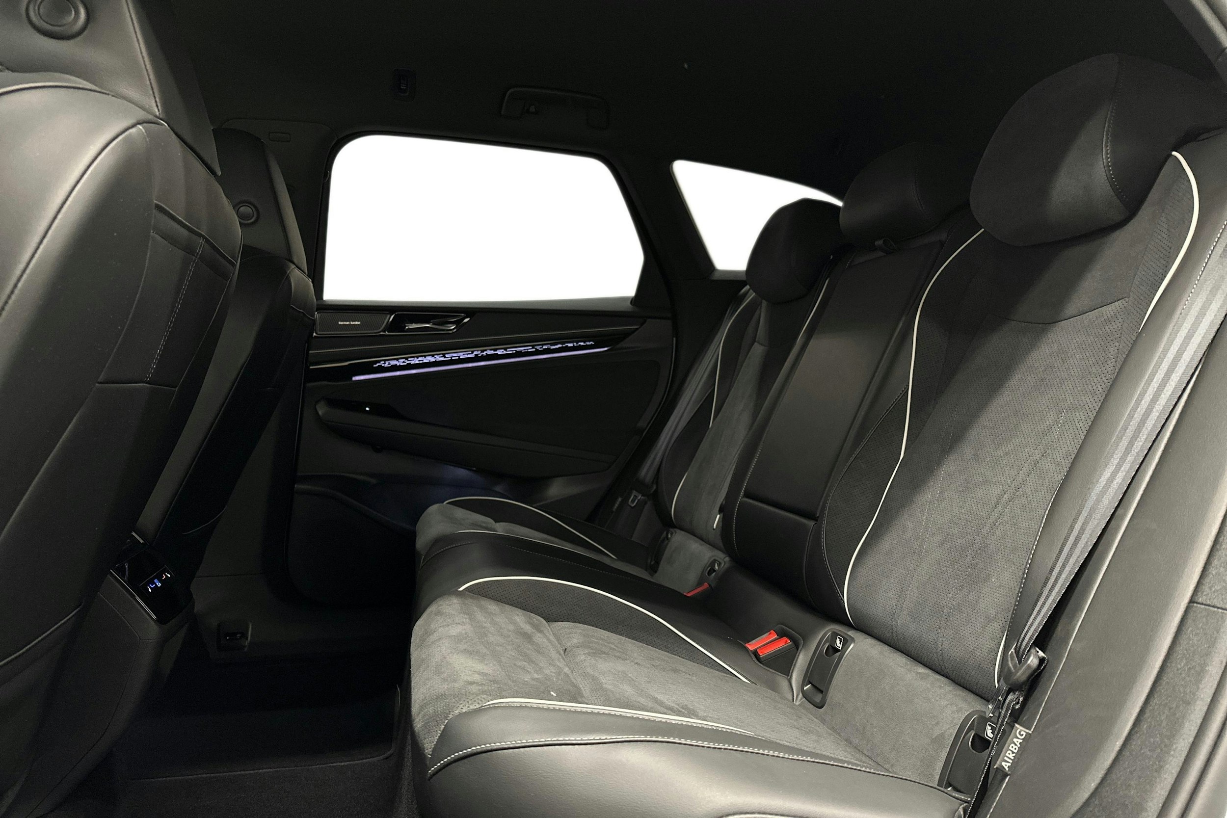 valkoinen Volkswagen ID.7 2025 kuva 10.