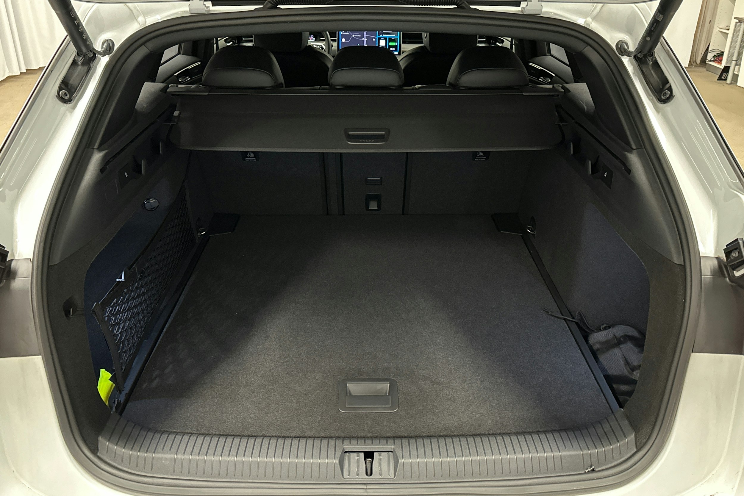 valkoinen Volkswagen ID.7 2025 kuva 14.