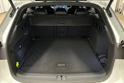 valkoinen Volkswagen ID.7 2025 kuva 14.