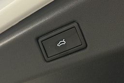 valkoinen Volkswagen ID.7 2025 kuva 15.