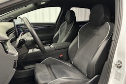 valkoinen Volkswagen ID.7 2025 kuva 17.