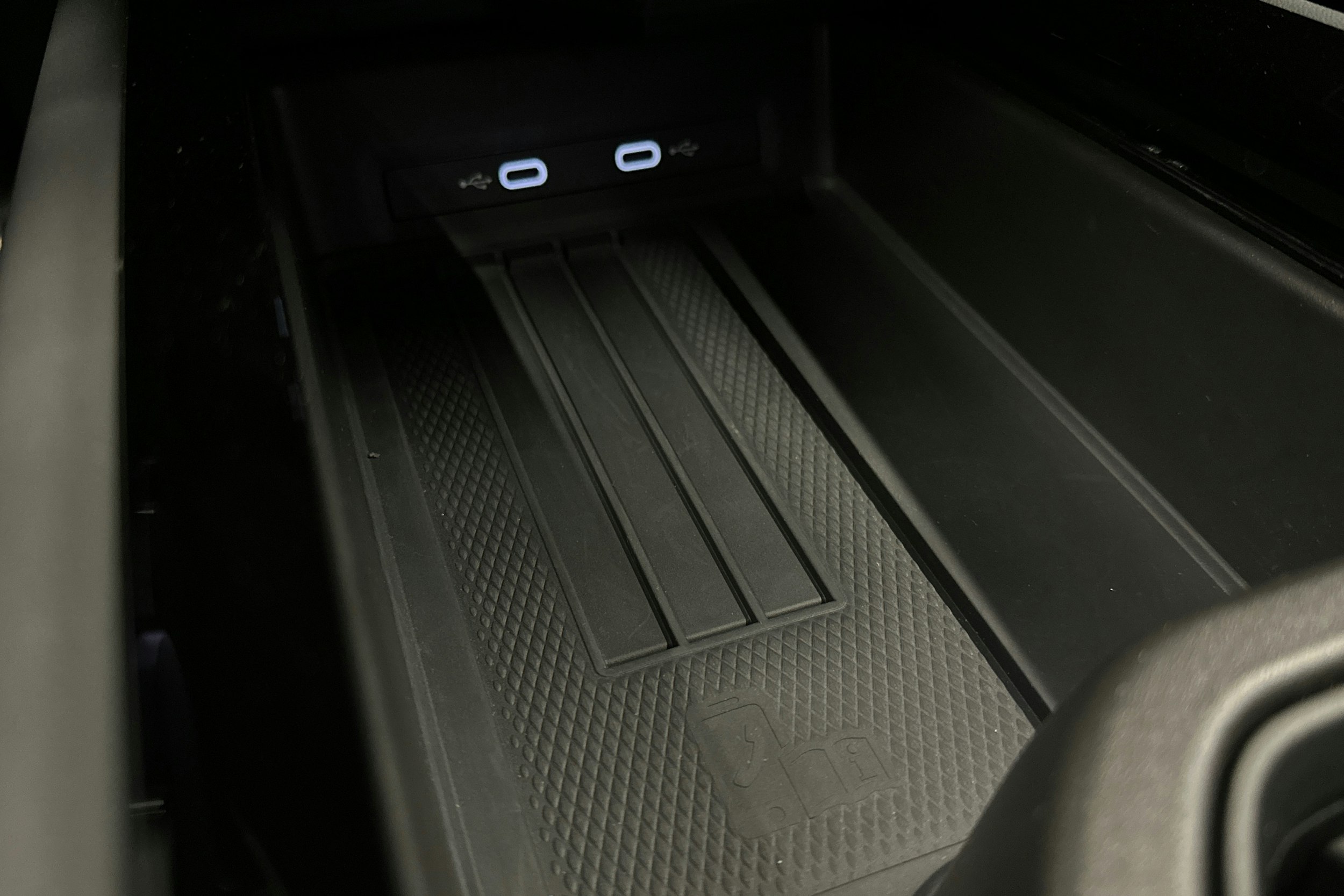 valkoinen Volkswagen ID.7 2025 kuva 35.