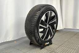 sininen Volkswagen ID.7 2025 kuva 10.