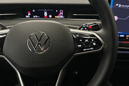 sininen Volkswagen ID.7 2025 kuva 12.