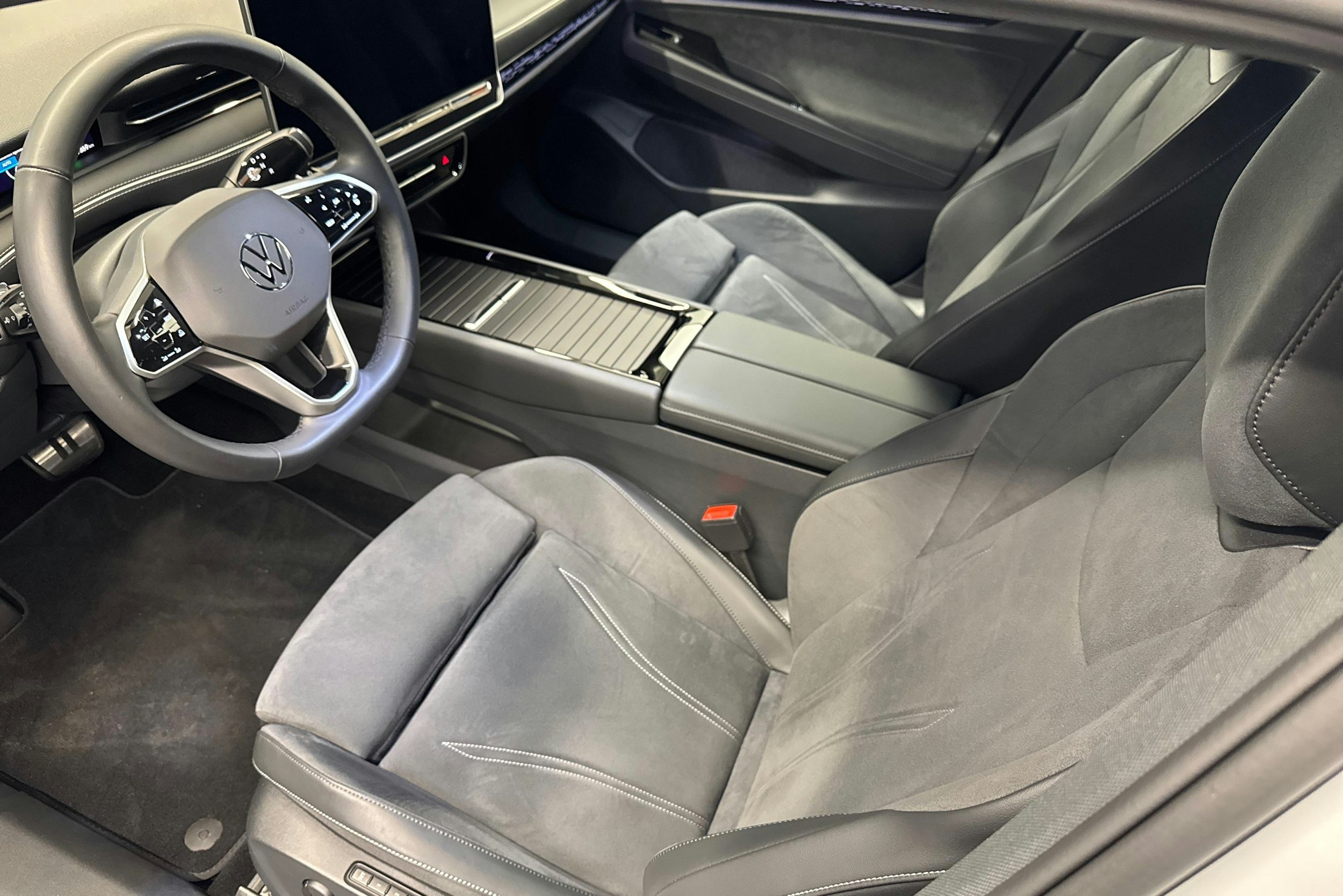 valkoinen Volkswagen ID.7 2025 kuva 7.