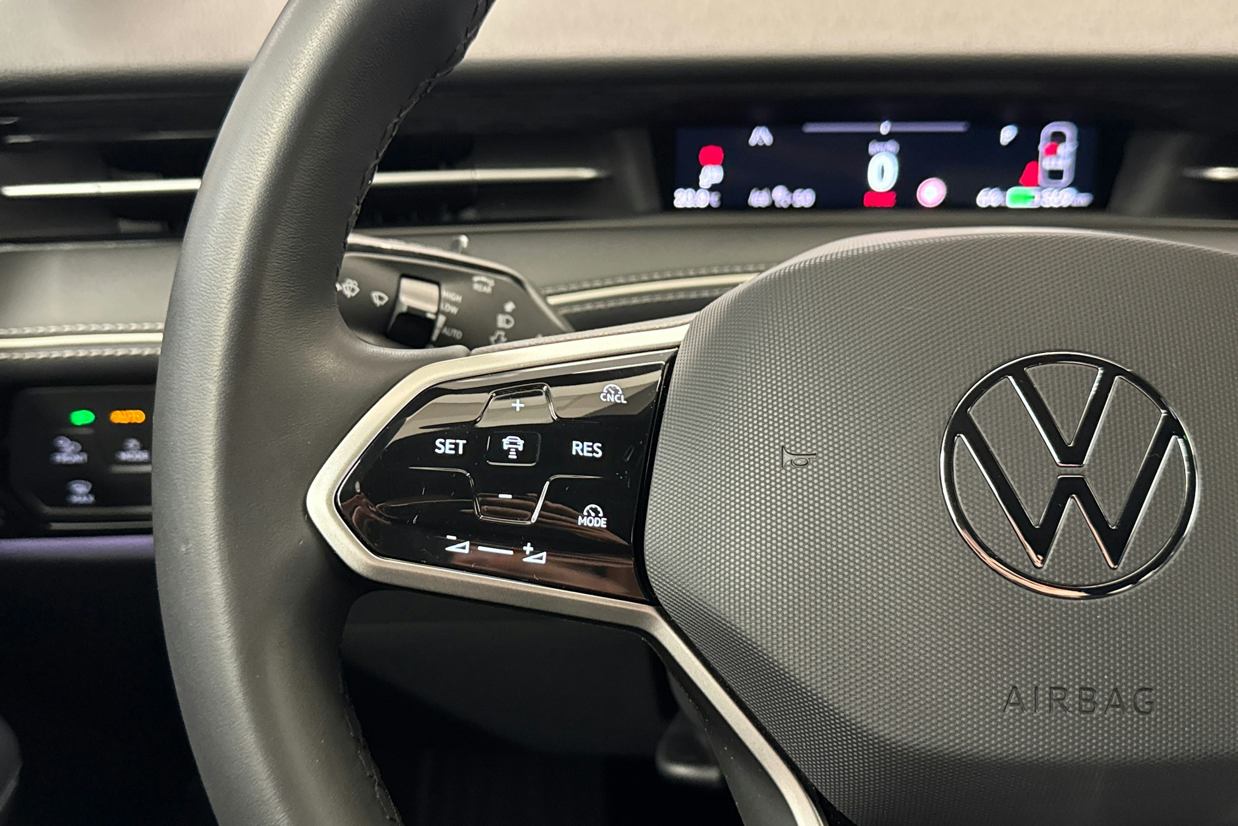 valkoinen Volkswagen ID.7 2025 kuva 16.