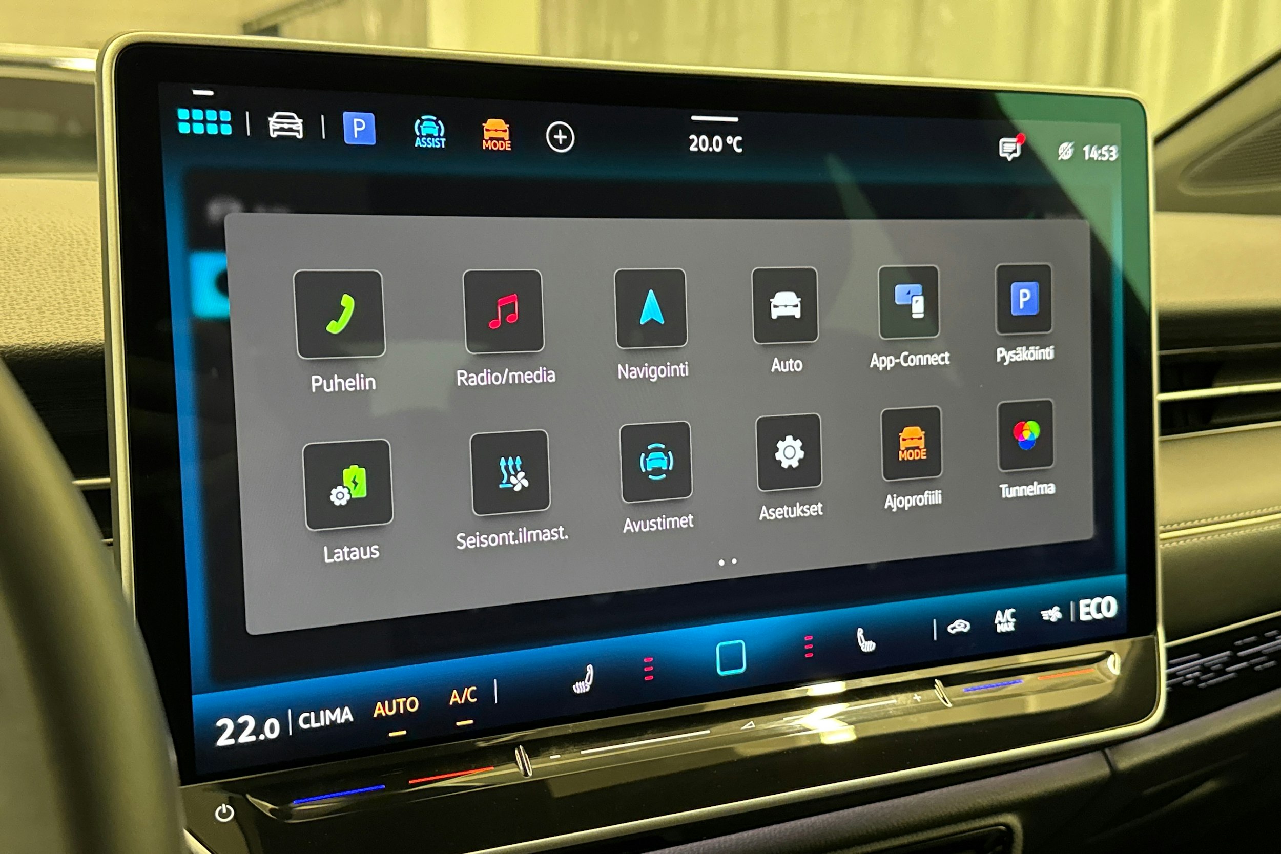 valkoinen Volkswagen ID.7 2025 kuva 19.