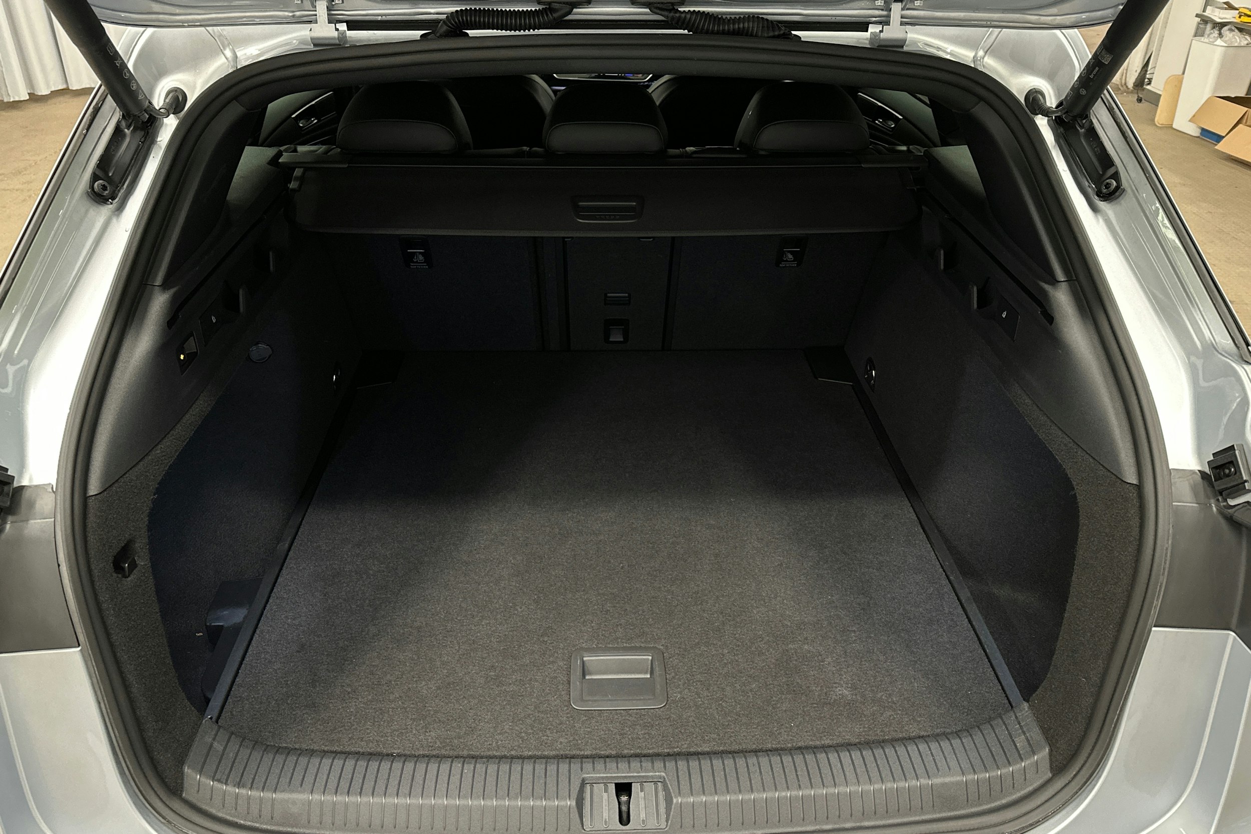 hopea Volkswagen ID.7 2025 kuva 14.