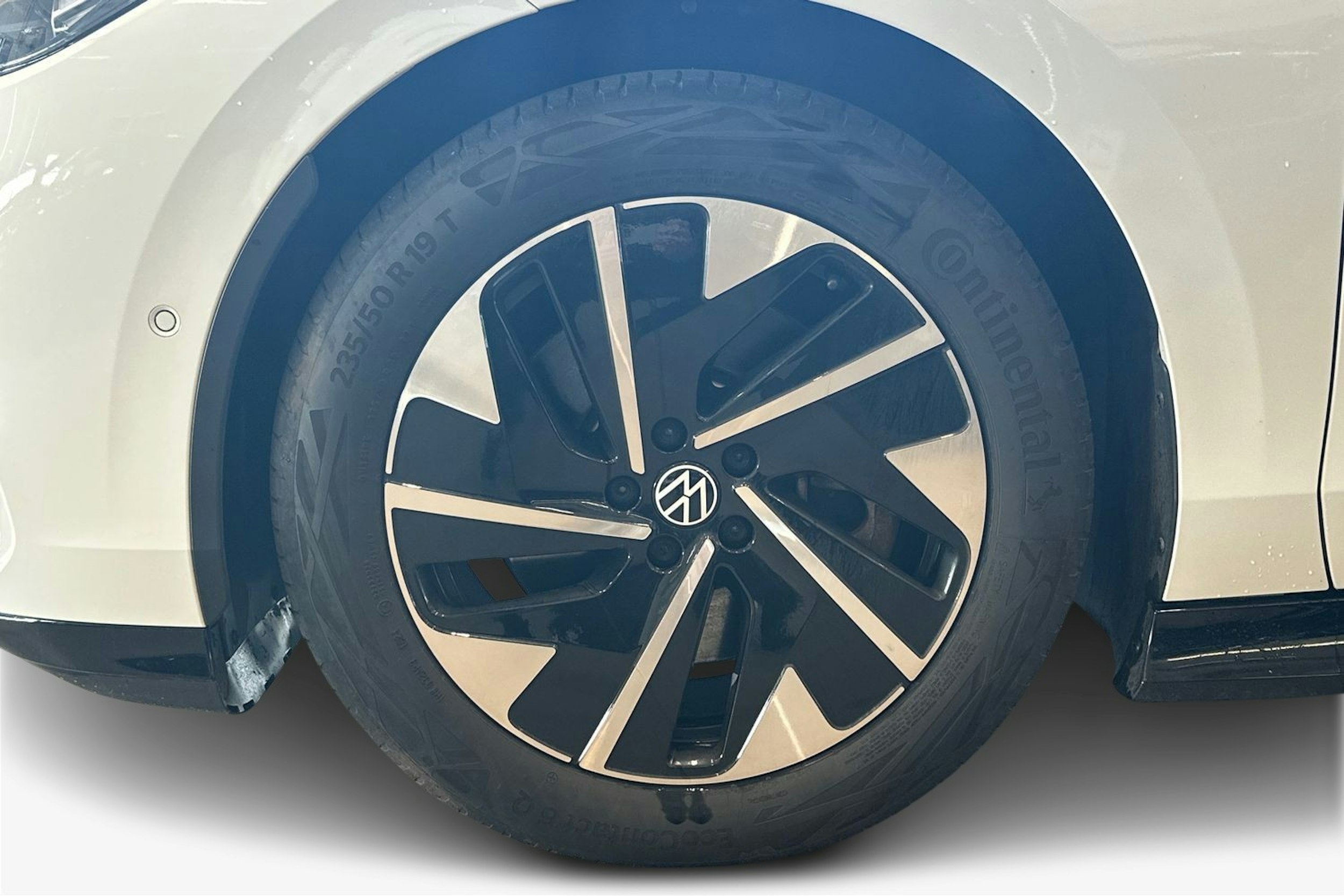 valkoinen Volkswagen ID.7 2025 kuva 9.