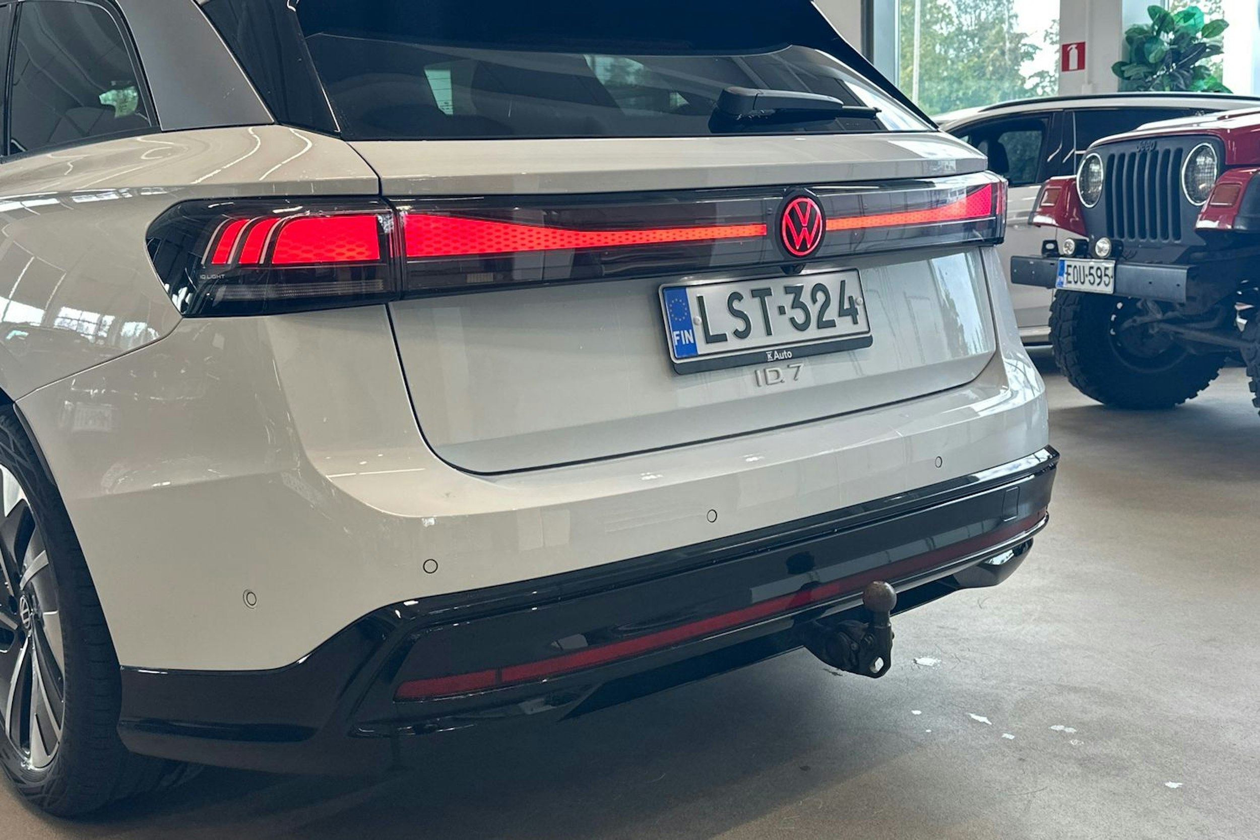 valkoinen Volkswagen ID.7 2025 kuva 12.