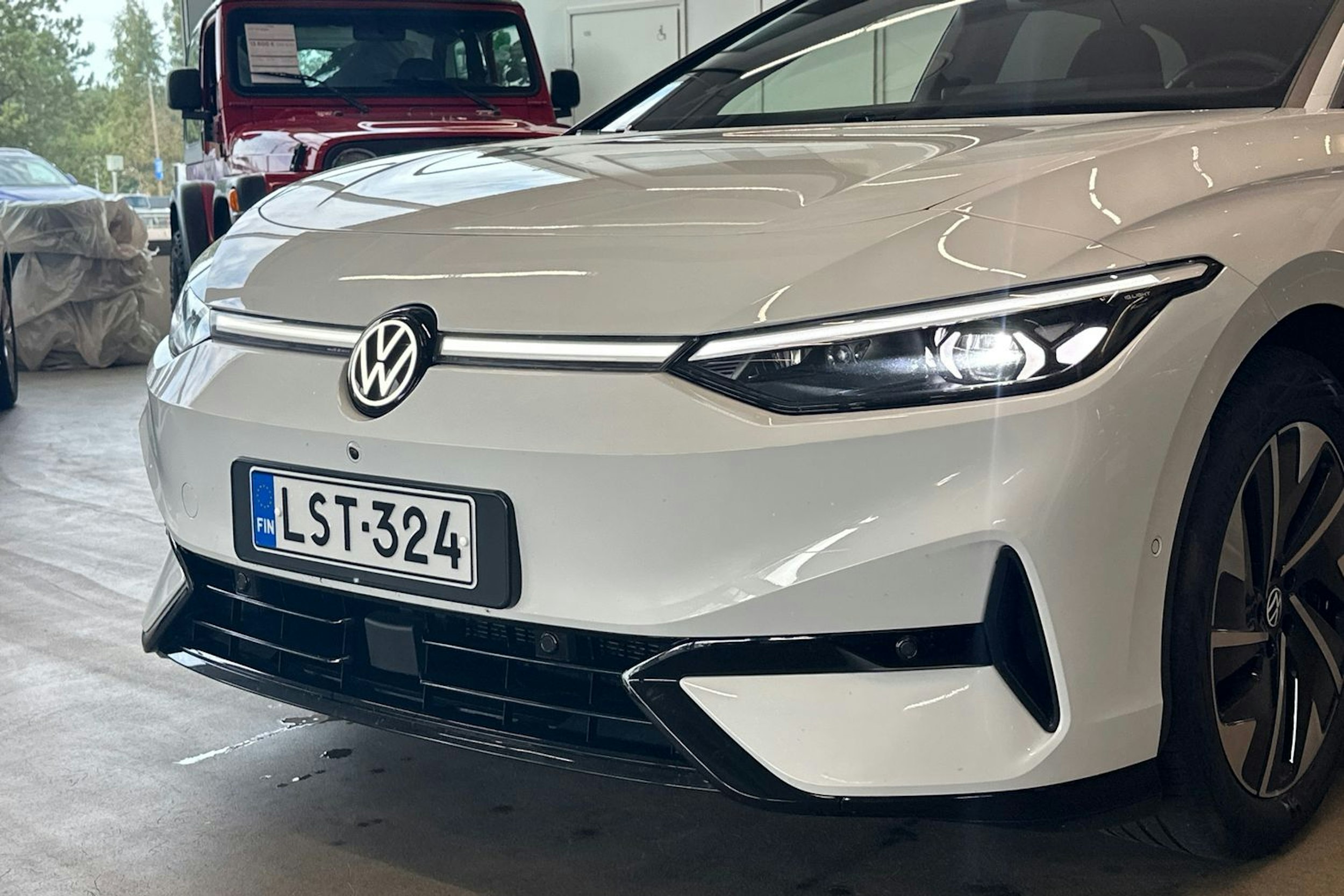 valkoinen Volkswagen ID.7 2025 kuva 13.