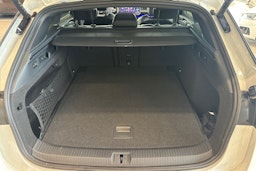 valkoinen Volkswagen ID.7 2025 kuva 15.