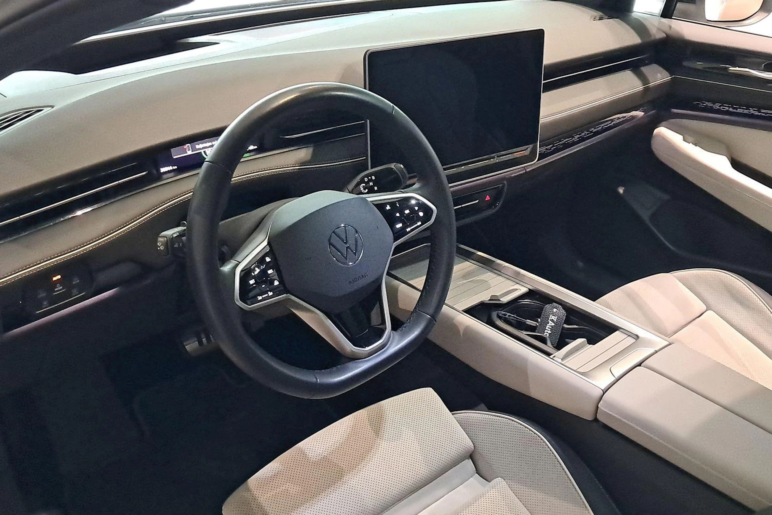 valkoinen Volkswagen ID.7 2025 kuva 6.