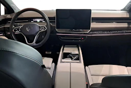 valkoinen Volkswagen ID.7 2025 kuva 7.